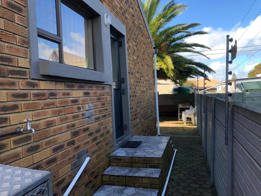 5 Bedroom Property for Sale in Franskraal Western Cape